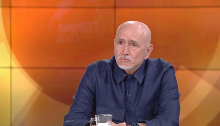 "Не ни е страх от предсрочни избори. Нови избори могат да се случат след 4,3,2 години - няма значение, важното е да си изпълняваме обещанията", каза транспортният министър