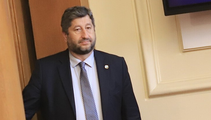 Не може България да бъде отделно от своето семейство. Огромно количество европейски страни, членки на НАТО вече изпращат военна помощ