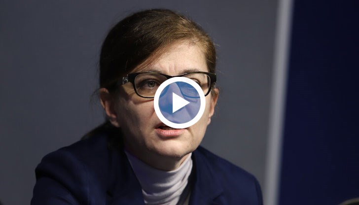 Министърът отговори дали би дарила заплатата си за закупуване на боеприпаси в Украйна