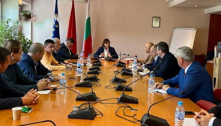 Ръководството на БСП се обединява около позицията, че е налице достатъчно информация за ситуацията в Украйна и последиците от войната