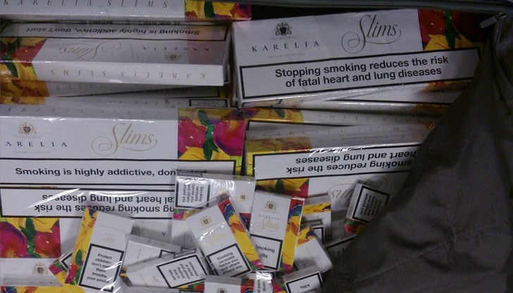 Те са били укрити под предната пасажерска седалка и в личния багаж на шофьора на микробус Те са били укрити под предната пасажерска седалка и в личния багаж на шофьора на микробус