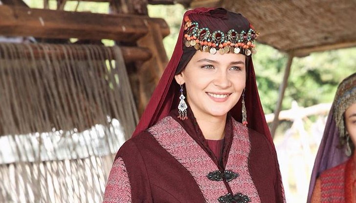 Гюлсим Али с главна роля във филма "Линия на освобождение", който прожектираха в парламента