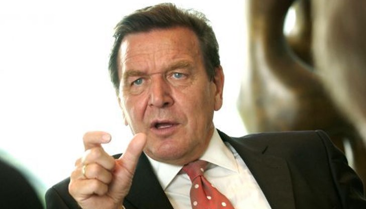 "Хората знаят само половината от истината за Путин", споделя бившият канцлер на Германия "Хората знаят само половината от истината за Путин", споделя бившият канцлер на Германия