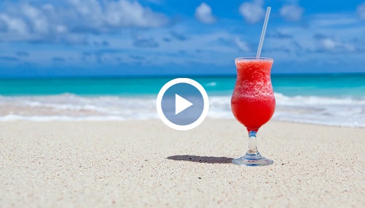 Само това лято към Гърция ще пътуват над 600 хиляди българи – два пъти повече от последните две години на пандемия. А 450 хиляди - планират да прекарат лятната си ваканция в турските курорти