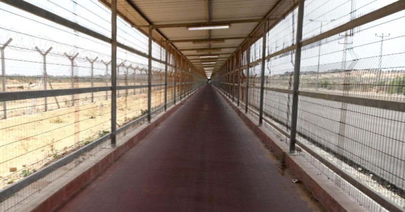 Мярката е в отговор на ракетния обстрел през нощтаИзраел заяви,