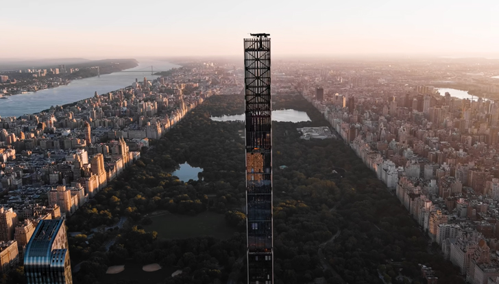 Сградата 111 West 57th Street е небостъргач с височина 435