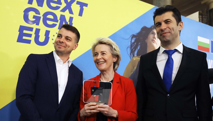 Премиерът Кирил Петков и председателят на ЕК Урсула фон дер