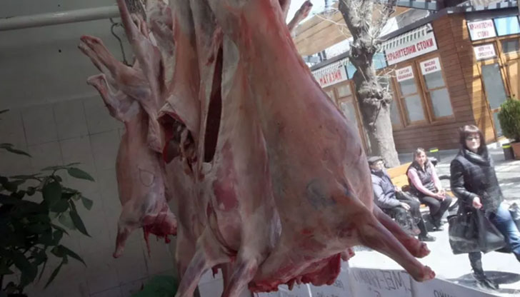 Традицията повелява на Великден на трапезата да има агнешко месоДва