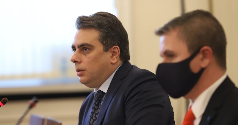 Не можем да плащаме на "Газпром" така, както той изисква