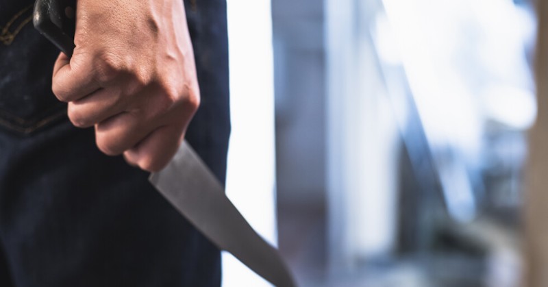 Мъж на 33 години извърши нападение с нож в Бедуърт,