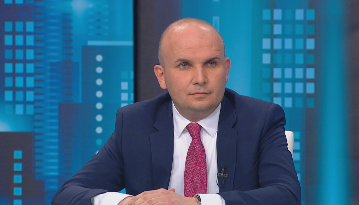 "Големият въпрос е къде са управляващите. Три партии застават зад