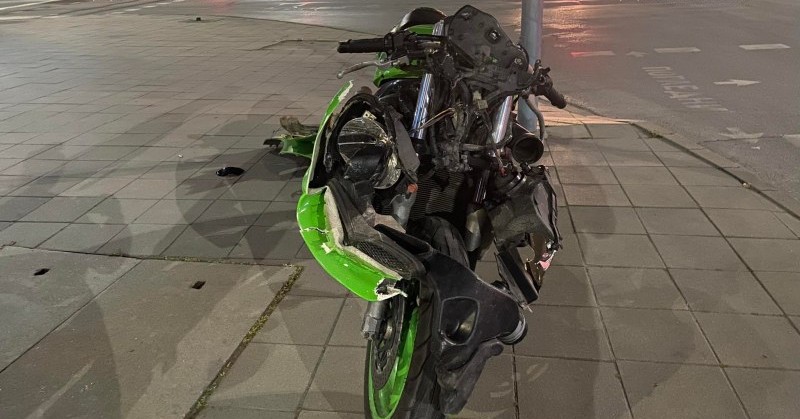 Звукът от удара е бил много силен, споделят очевидциМоторист се