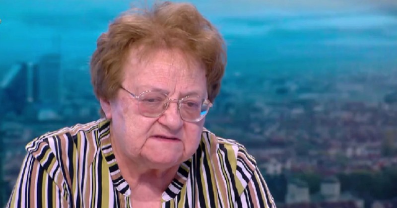 Около 1/3 до половината хора в градския транспорт носят маскиВ