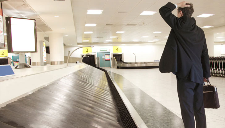 Още на летището на гише "Рекламации на багажи" попълнете специален