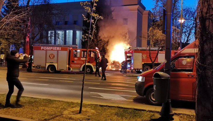 Инцидент пред руското посолство в БукурещМъж се самозапали пред дипломатическата