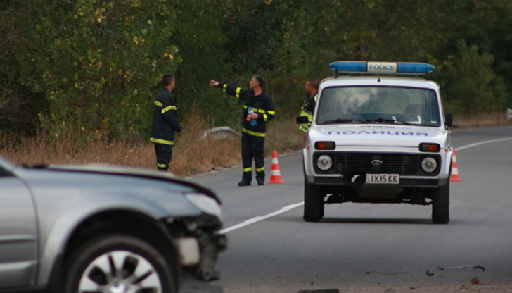 Двама души починаха при челен удар край ЛовечИнцидентът е станал