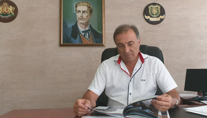 Внезапно почина кметът на Нова Загора Николай Грозев.Това става ясно