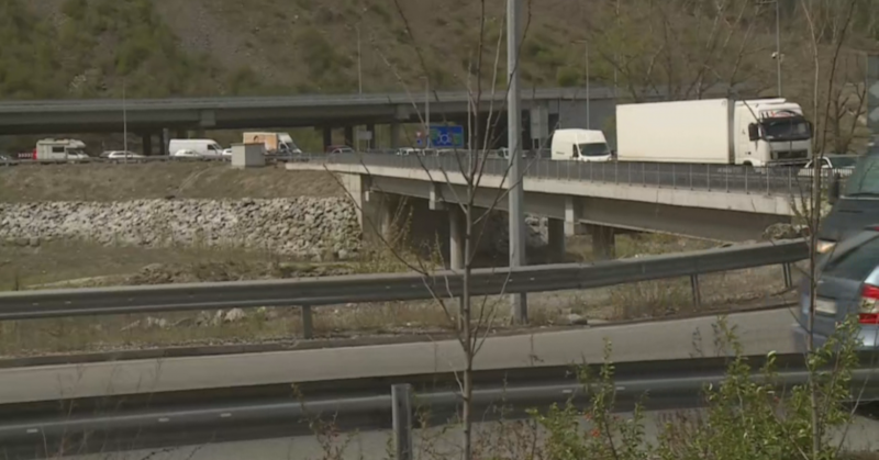 Натоварено е движението на АМ "Струма" и главен път Е-79На