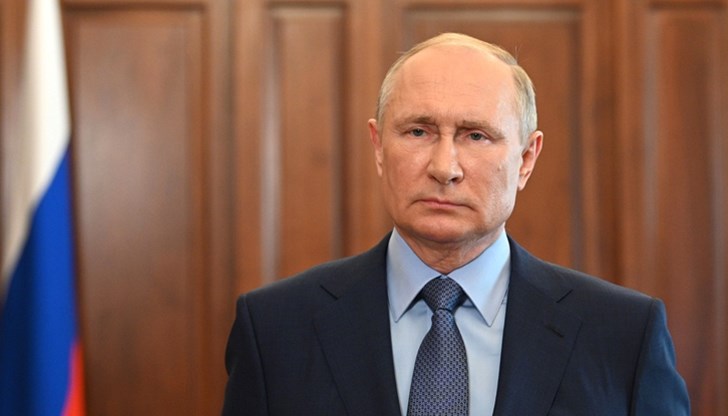 Публикувано от Кремъл видео показва Путин във видимо влошено здраве.