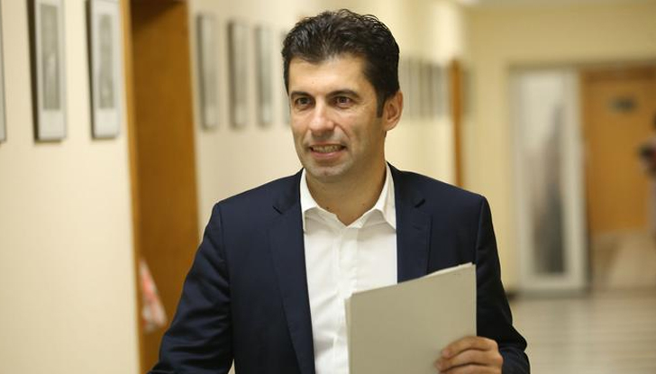 Премиерът Кирил Петков е на еднодневно работно посещение в Букурещ,