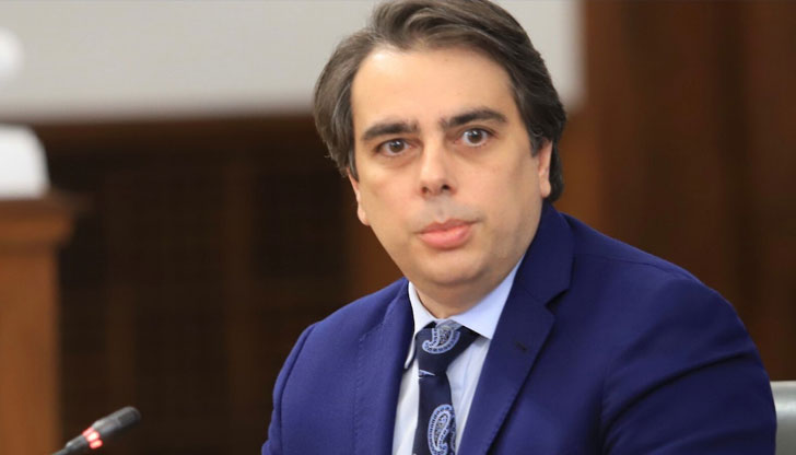 По думите му няма връзка между казусите с парите за