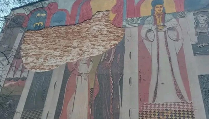 Кратката буря в петък вечерта в Пловдив е повредила художествена