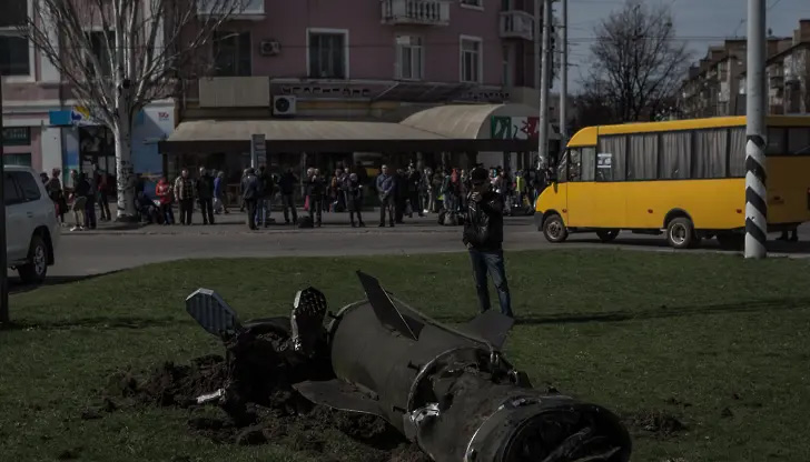 Русия е ударила жп гарата в Краматорск с балистична ракета.Това