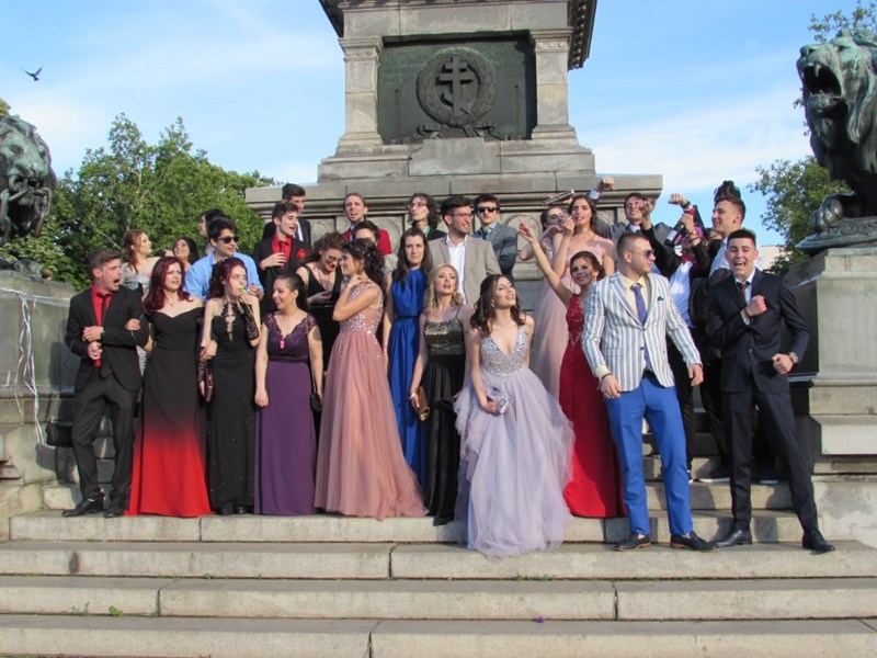 С 30% по-скъпи куверти и тоалети за абитуриентската вечерС 30%