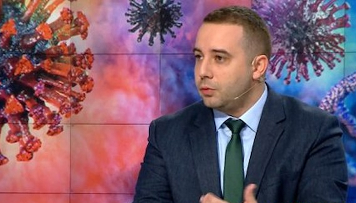 "В страната има наличности от всички ваксини", заяви Богдан КириловНови
