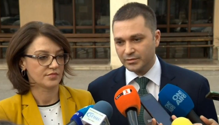 Уличените са двама служители в ДАНС и един в министерствоСпециализираната