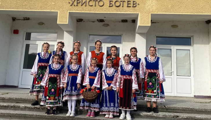 Днес е Лазаровден!След дълго отсъствие тази година улиците на село