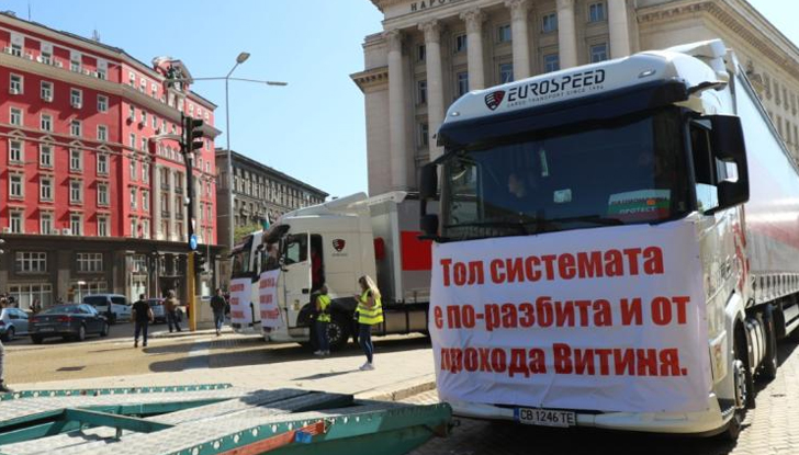 Превозвачите искат оставките на Асен Василев, Гроздан Караджов и Николай