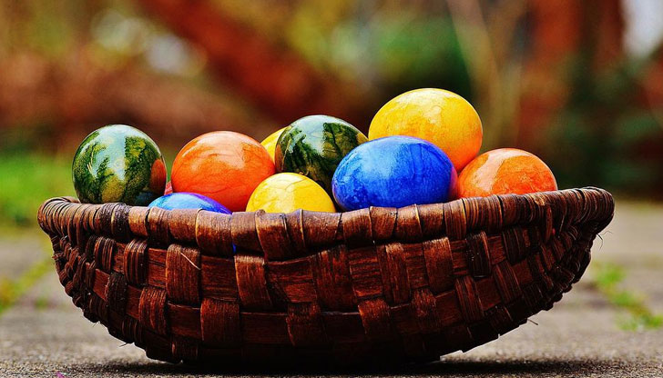 Ако сте от хората, които боядисват дузина яйца за Великден,
