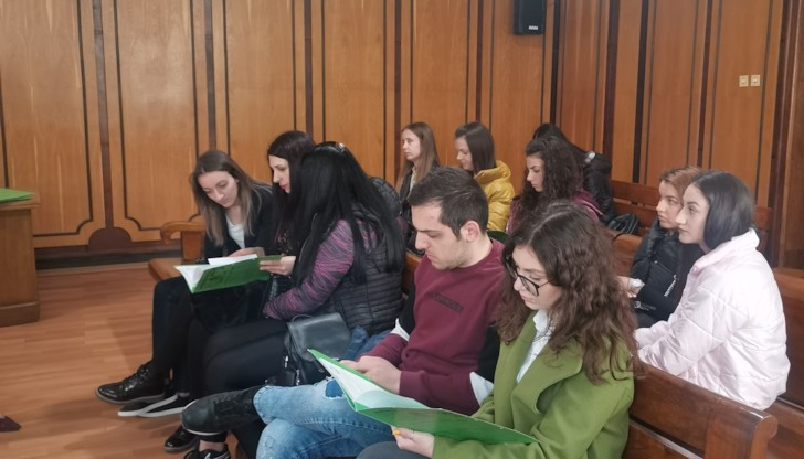 Юридическият факултет и Русенският районен съд проведоха научно-практически семинар, посветен