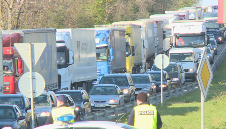 Жители на град Мартен и работещите в индустриална зона "Тегра"