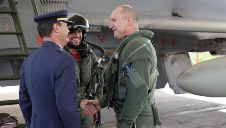 В Европа бушува война. Мисията на професионалните военни е да