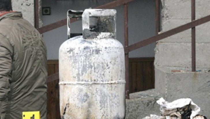 Мъж е пострадал при взрив на газова бутилка в апартамента