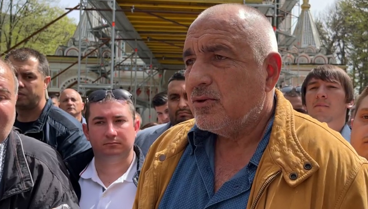 Първо на всички - Христос Воскресе! Второ - да благодарим