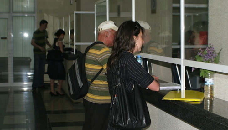 Проблемът с информационната система на Българските пощи продължаваПенсиите и великденските