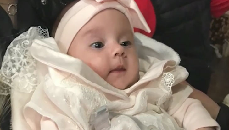 Малката Мартина се нуждае от спешна операция в ТурцияТримесечно бебе