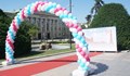 Празнична украса, арка и червен килим очакват абитуриентите в Русе