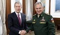 Хулуси Акар и Сергей Шойгу обсъдиха ситуацията в Украйна