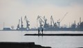 Първи търговски кораб напусна Мариупол, след като Русия превзе града