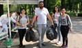 Десетки русенци се почерпиха със студена бира след като почистиха Парка на Младежта