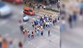 Флашмоб на служители на БНТ на едно от най-натоварените кръстовища в Русе