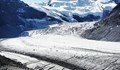 Двама алпинисти загинаха под гигантски къс от ледник в Швейцария