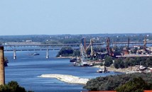 Колко са българските пристанища по река Дунав?
