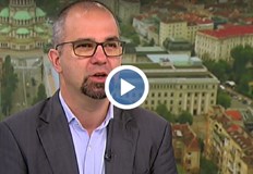 Депутатите решават днес дали да дадат мандат на кабинета Петков