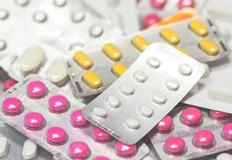 Въртят печалба от хранителни добавки хапчета за отслабване и презервативиБум