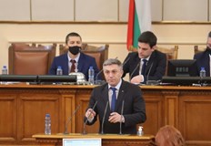 Този кабинет е най слабият от края на комунизма Правителството по скоро